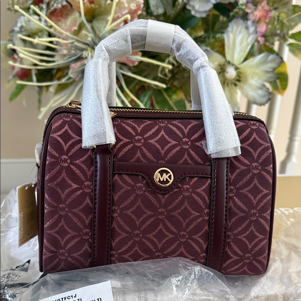 Michael Kors Travel Crossbody Purses 8x6 Gold Hardware